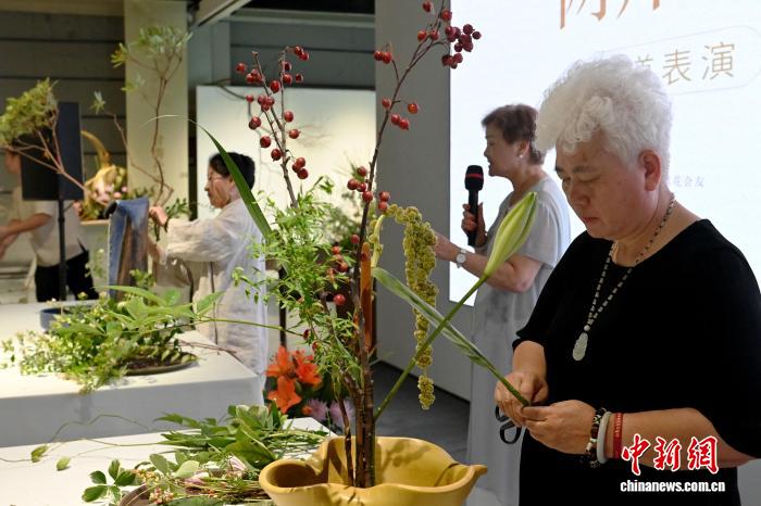 深入解析：最新足球赛事战术与球员表现 - 九游fengchen